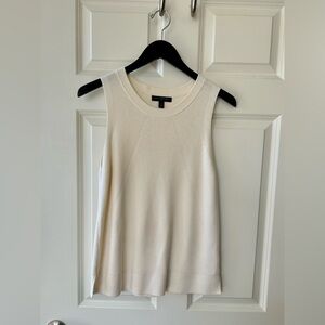 Banana Republic Sleeveless Medium Cream Sweater